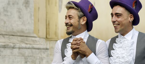Una pareja homosexual se casa en Italia (archivo) - Sputnik Mundo