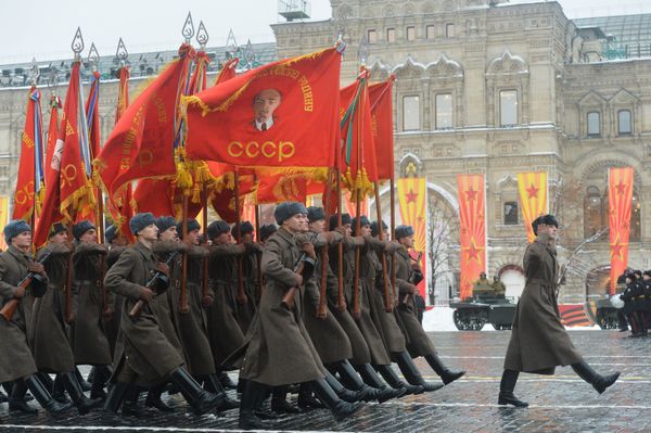 La Plaza Roja, escenario de una marcha militar dedicada al 75 aniversario del desfile de 1941 - Sputnik Mundo
