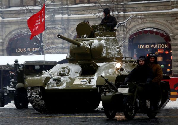 La Plaza Roja, escenario de una marcha militar dedicada al 75 aniversario del desfile de 1941 - Sputnik Mundo
