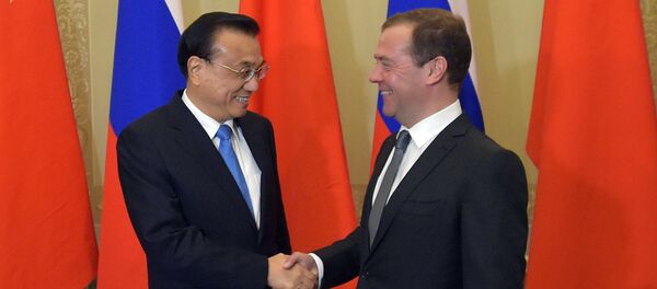 Premier de la República Popular China, Li Keqiang, y primer ministro ruso, Dmitri Medvédev - Sputnik Mundo