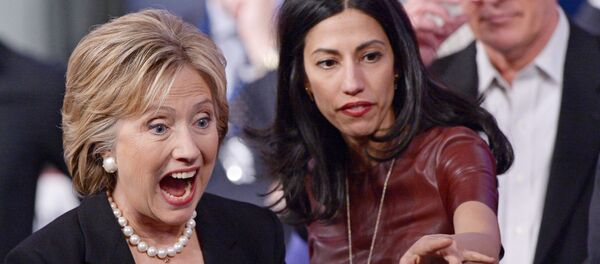 Huma Abedin y Hillary Clinton Huma Abedin y Hillary Clinton - Sputnik Mundo