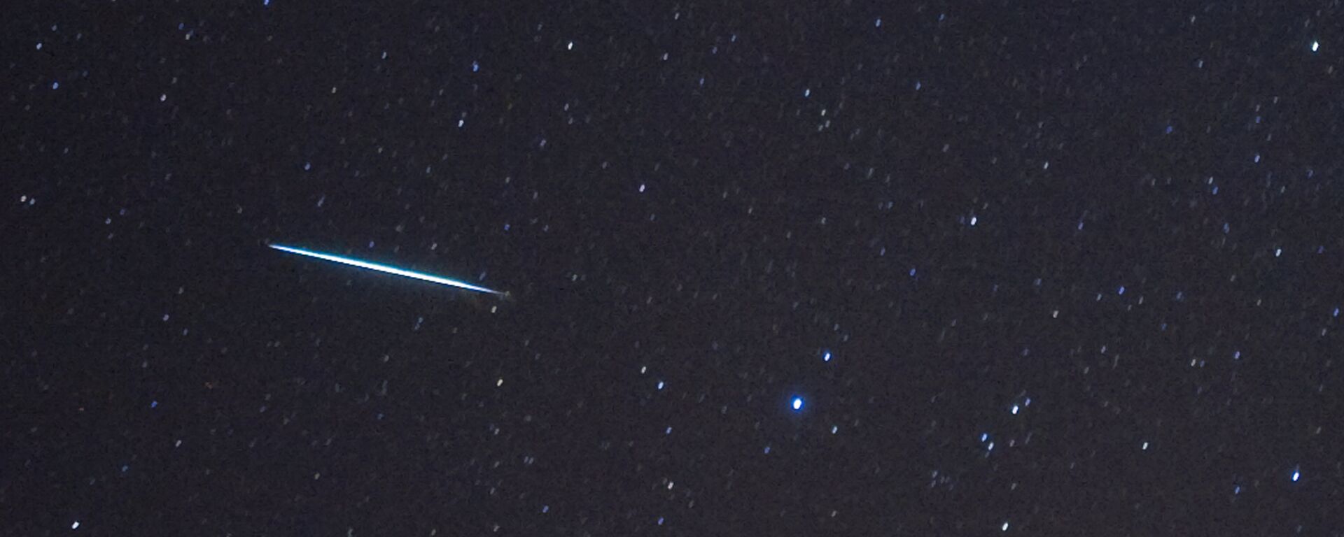 Un meteorito cayendo - Sputnik Mundo, 1920, 02.03.2020