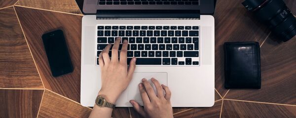 Un ordenador (imagen referencial) - Sputnik Mundo