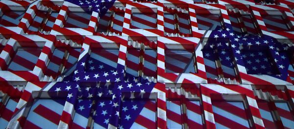 U.S. flags are projected on the facade of the U.S. Embassy, during the U.S. Presidential election in London, November 8, 2016. - Sputnik Mundo