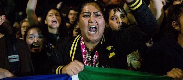 Los estudiantes protestan en el campus en Davis, California, después de la elección de Donald Trump como Presidente de Estados Unidos - Sputnik Mundo