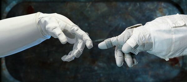 Las manos de astronautas - Sputnik Mundo