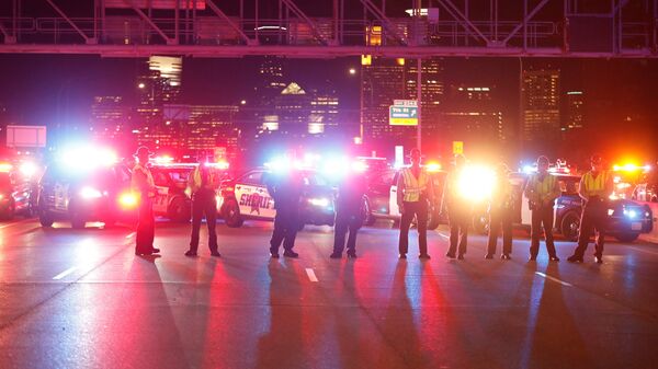 La Policía vigila una manifestación contra la victoria de Donald Trump - Sputnik Mundo