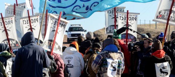 Protesta contra oleoducto en Dakota del Norte - Sputnik Mundo