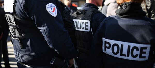 La policía francesa - Sputnik Mundo