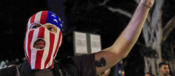 Una protesta contra la elección de Donald Trump - Sputnik Mundo