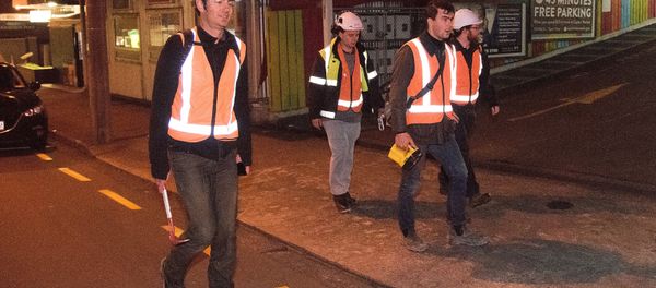 Ingenieros examinan edificios después del terremoto en Nueva Zelanda Ingenieros examinan edificios después del terremoto en Nueva Zelanda - Sputnik Mundo