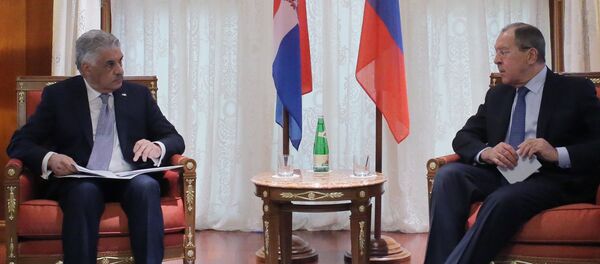 Serguéi Lavrov, canciller ruso, durante un encuentro celebrado en Sochi con su homólogo dominicano Miguel Vargas Serguéi Lavrov, canciller ruso, durante un encuentro celebrado en Sochi con su homólogo dominicano Miguel Vargas - Sputnik Mundo