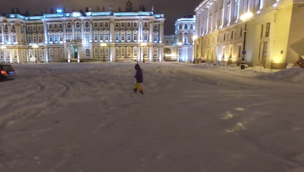 Snowboard frente al Hermitage - Sputnik Mundo