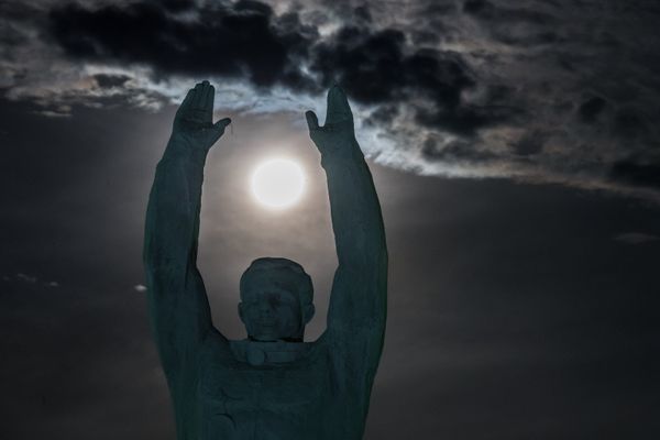La superluna, desde distintos puntos de la Tierra - Sputnik Mundo