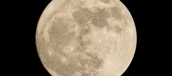 Luna Luna - Sputnik Mundo