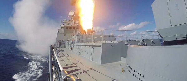 La fragata Almirante Grigoróvich, en acción - Sputnik Mundo
