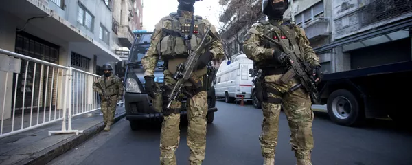 Police special forces provide security for the ceremony marking the 21st anniversary of the 1994 terror attack of the AMIA Jewish community center in Buenos Aires, Argentina Police special forces provide security for the ceremony marking the 21st anniversary of the 1994 terror attack of the AMIA Jewish community center in Buenos Aires, Argentina - Sputnik Mundo
