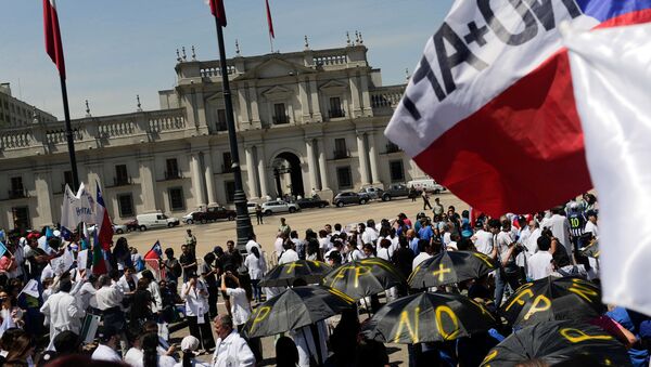 La manifestación de médicos en Chile - Sputnik Mundo