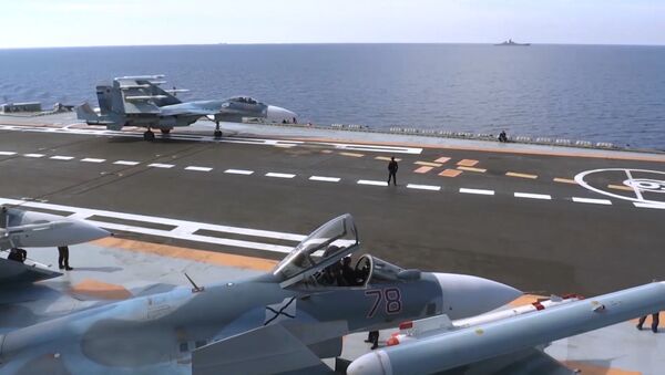 Portaviones de la Armada de Rusia Almirante Kuznetsov - Sputnik Mundo