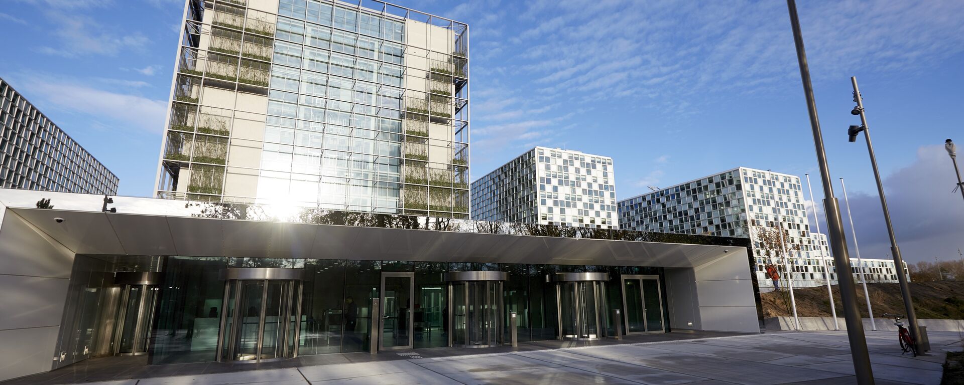 This file photo taken on November 23, 2015 shows the building of the International Criminal Court (ICC) in The Hague, The Netherlands - Sputnik Mundo, 1920, 04.11.2021