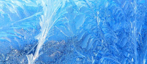 Vidrio cubierto de hielo - Sputnik Mundo