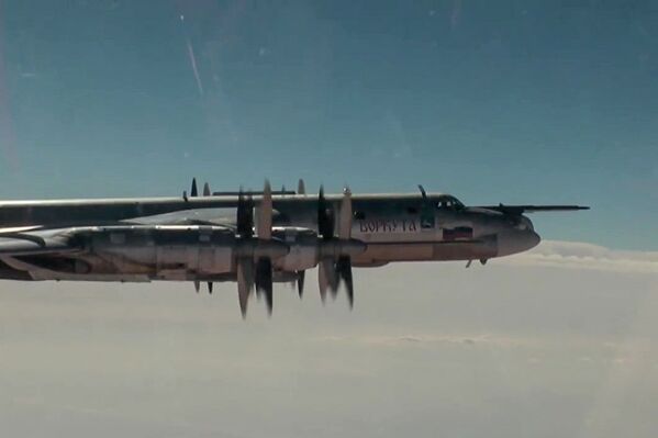 Borrar de la faz de la Tierra: la aviación rusa ataca a los terroristas en Siria - Sputnik Mundo