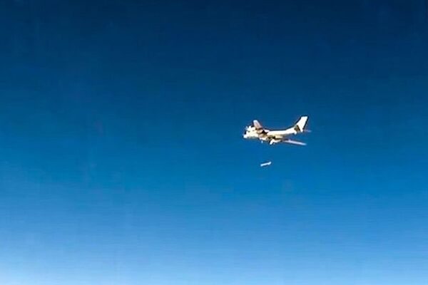 Borrar de la faz de la Tierra: la aviación rusa ataca a los terroristas en Siria - Sputnik Mundo