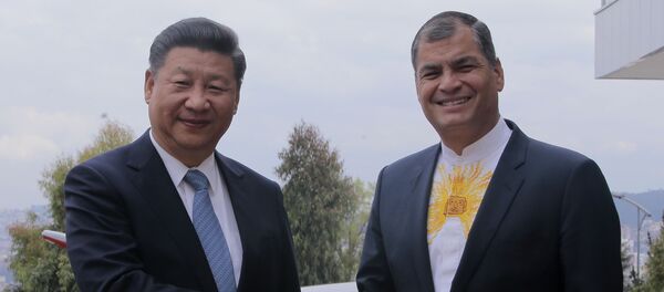El presidente de China, Xi Jinping y el presidente de Ecuador, Rafael Correa - Sputnik Mundo