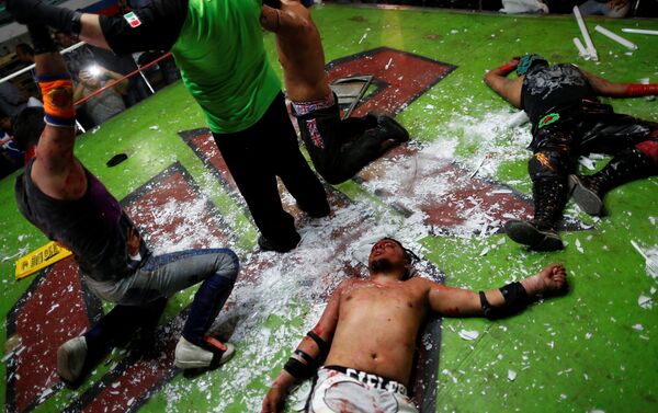 Lucha extrema mexicana - Sputnik Mundo