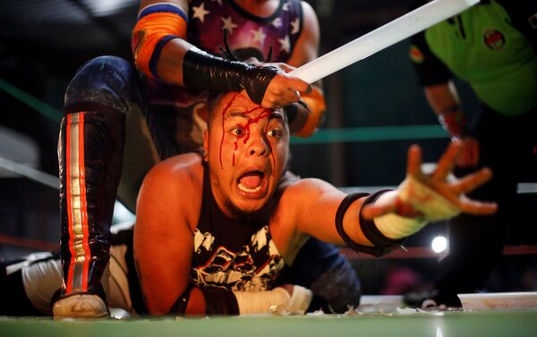 Gio Malkriado y Ciclope luchan - Sputnik Mundo