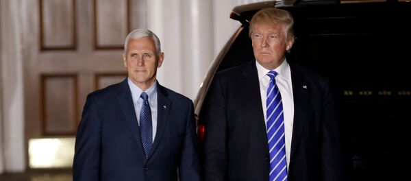Donald Trump, presidente electo de EEUU, con Mike Pence, futuro vicepresidente de su administración - Sputnik Mundo