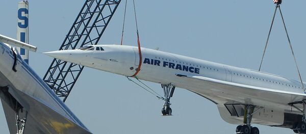 Los aviones de pasajeros supersónicos, el francés Concorde (derecha) y el soviético Tu-144, en el Museo de Transporte de Sinsheim, Alemania - Sputnik Mundo
