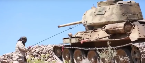 El legendario T-34 lucha en Yemen - Sputnik Mundo