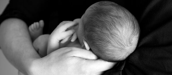 Un bebé - Sputnik Mundo