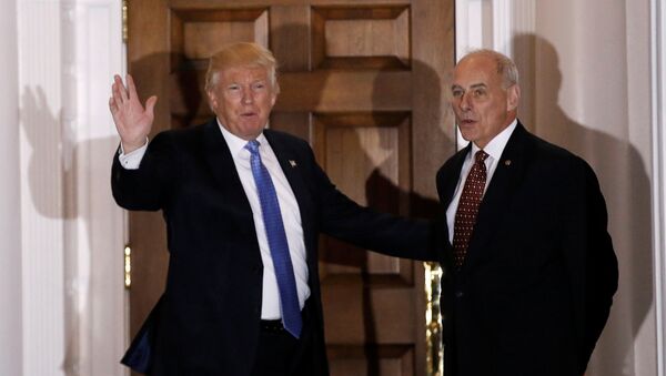 Presidente de EEUU, Donald Trump, y el secretario del Departamento de Seguridad Nacional, John Kelly (archivo) - Sputnik Mundo