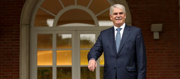 Spain's new FM Dastis arrives to attend his first cabinet meeting at the Moncloa Palace in Madrid - Sputnik Mundo