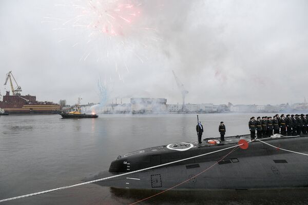 La ceremonia de entrega del submarino Kólpino a la Armada rusa - Sputnik Mundo