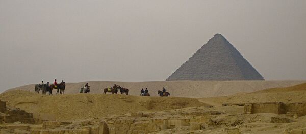 Una pirámide en Egipto Una pirámide en Egipto - Sputnik Mundo