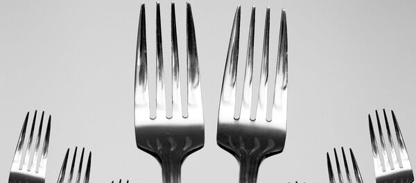 Un diputado brasileño propone que los pobres coman cada dos días - Sputnik Mundo