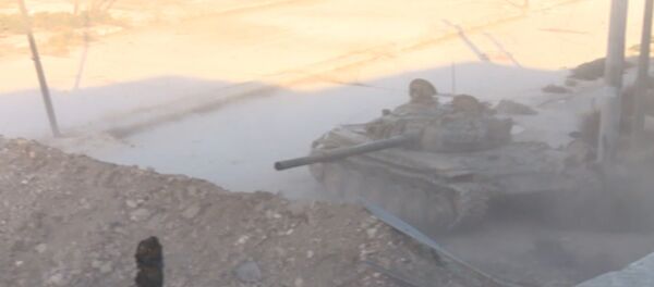 Dragones blindados: los tanques del Ejército sirio eliminan a los terroristas en Alepo - Sputnik Mundo