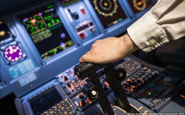 María Fiódorova, la piloto más joven de Rusia - Sputnik Mundo