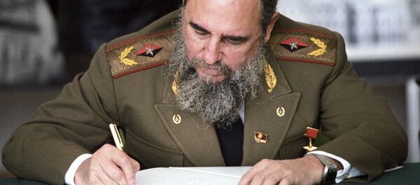 Fidel Castro durante su visita a Moscú en 1986 - Sputnik Mundo