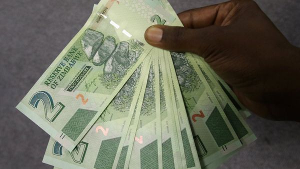 La nueva moneda nacional de Zimbabue La nueva moneda nacional de Zimbabue - Sputnik Mundo