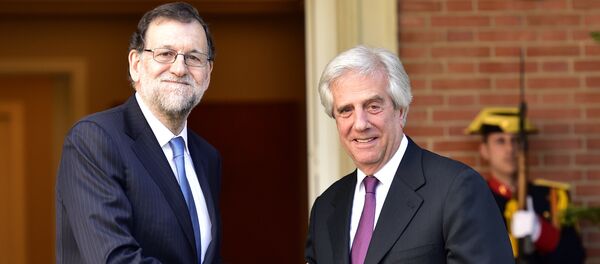 El presidente del Gobierno español, Mariano Rajoy, y el presidente de la República de Uruguay, Tabaré Vázquez El presidente del Gobierno español, Mariano Rajoy, y el presidente de la República de Uruguay, Tabaré Vázquez - Sputnik Mundo