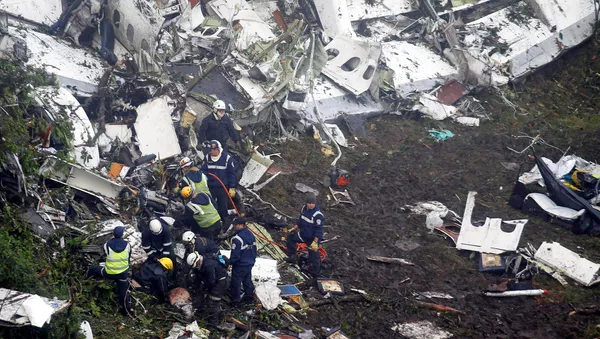 Lugar del siniestro del avión en el que viajaba el equipo brasileño Chapecoense - Sputnik Mundo