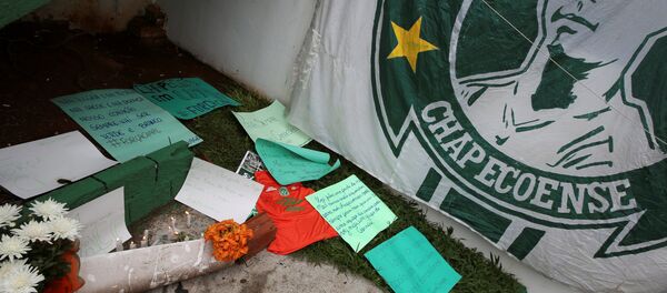 Homenaje a los jugadores del club Chapecoense Homenaje a los jugadores del club Chapecoense - Sputnik Mundo
