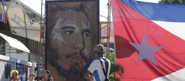 Retrato de Fidel Castro, el expresidente de Cuba - Sputnik Mundo