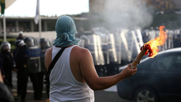 Manifestación contra el techo de gastos en Brasilia - Sputnik Mundo