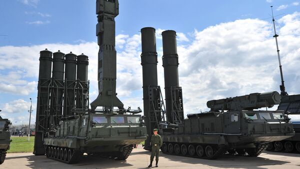 Sistemas antimisiles S-300V y S-300VM (archivo) - Sputnik Mundo