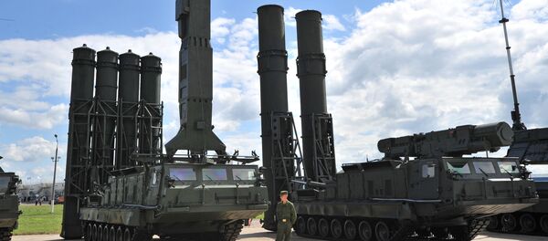 Sistemas antimisiles S-300V y S-300VM (archivo) - Sputnik Mundo